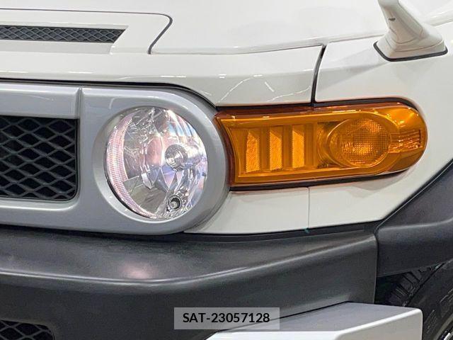 Toyota FJ CRUISER 2011-06 6671305-12