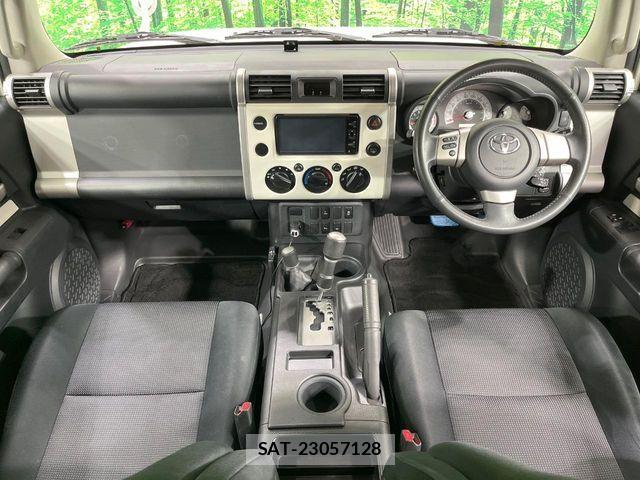 Toyota FJ CRUISER 2011-06 6671305-1