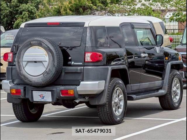 Toyota FJ CRUISER 2013-03 6671304-15