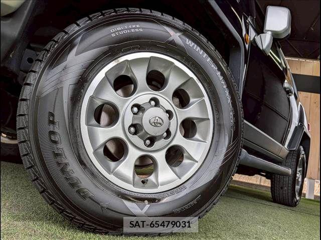 Toyota FJ CRUISER 2013-03 6671304-18