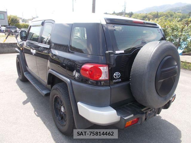 Toyota FJ CRUISER 2013-04 6671312-2