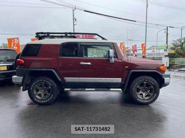 Toyota FJ CRUISER 2010-11 6675957-22