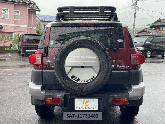 Toyota FJ CRUISER 2010-11 6675957-24