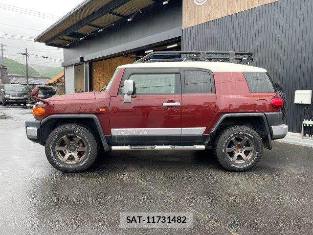 Toyota FJ CRUISER 2010-11 6675957-26