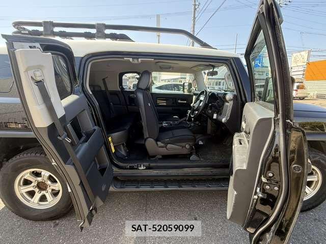 Toyota FJ CRUISER 2011-08 6683775-12
