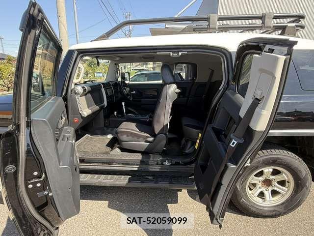 Toyota FJ CRUISER 2011-08 6683775-13