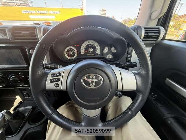 Toyota FJ CRUISER 2011-08 6683775-14