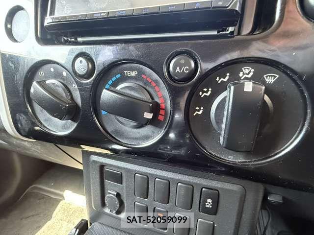 Toyota FJ CRUISER 2011-08 6683775-15