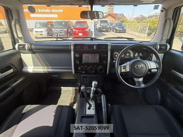 Toyota FJ CRUISER 2011-08 6683775-1