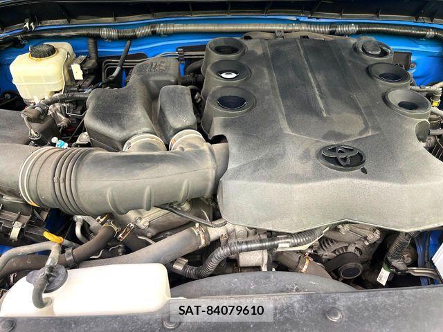 Toyota FJ CRUISER 2012-08 6683771-17