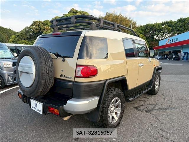 Toyota FJ CRUISER 2016-03 6691023-11