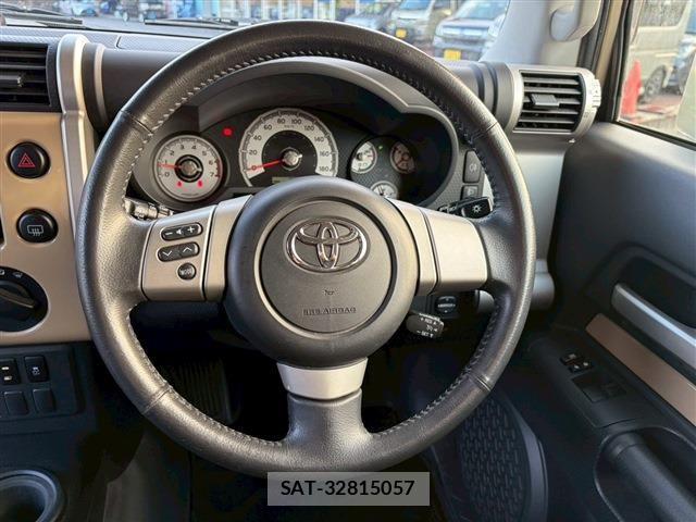 Toyota FJ CRUISER 2016-03 6691023-13