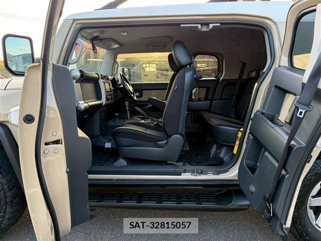 Toyota FJ CRUISER 2016-03 6691023-18