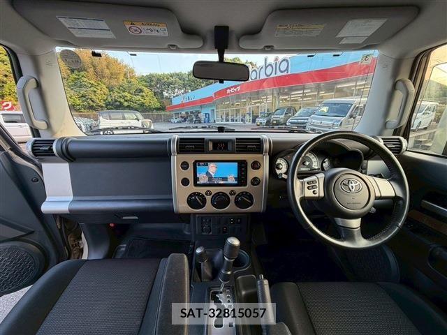 Toyota FJ CRUISER 2016-03 6691023-2