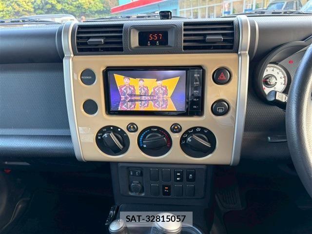 Toyota FJ CRUISER 2016-03 6691023-29