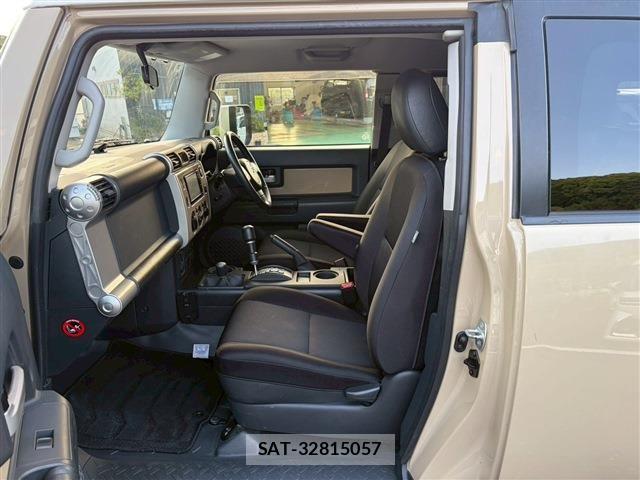 Toyota FJ CRUISER 2016-03 6691023-3