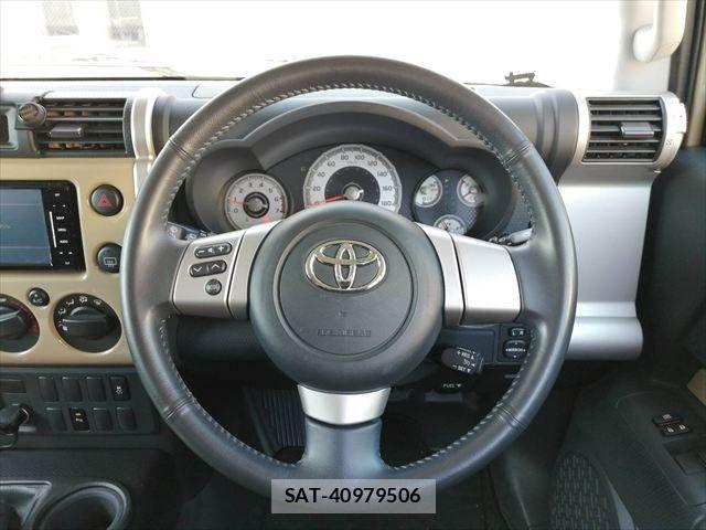 Toyota FJ CRUISER 2017-07 6751601-11