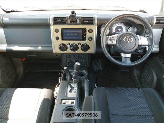 Toyota FJ CRUISER 2017-07 6751601-2