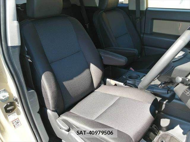 Toyota FJ CRUISER 2017-07 6751601-7