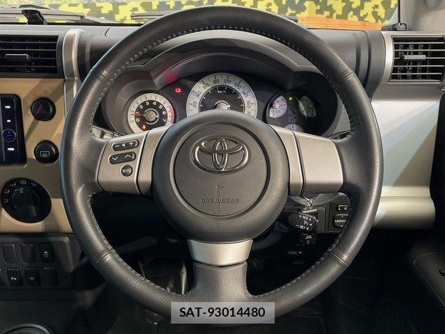 Toyota FJ CRUISER 2013-10 6751602-11