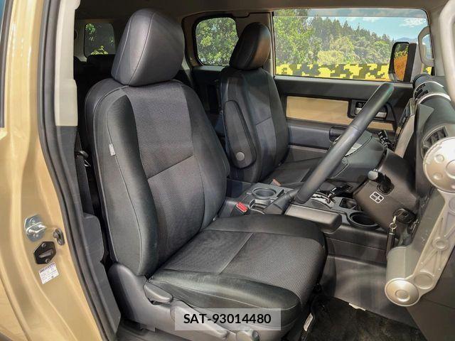 Toyota FJ CRUISER 2013-10 6751602-7
