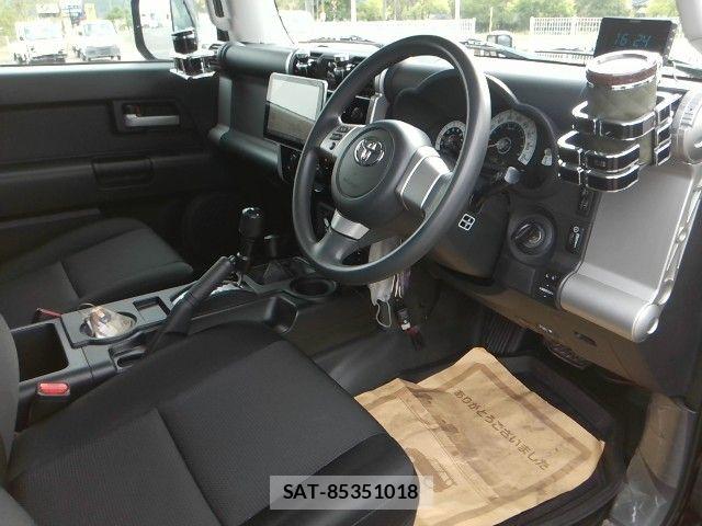 Toyota FJ CRUISER 2011-05 6814926-1