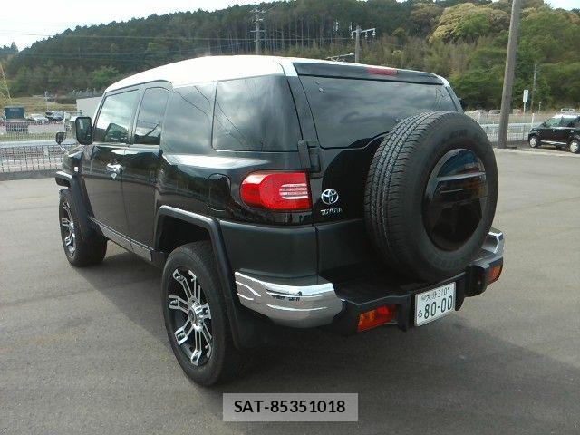 Toyota FJ CRUISER 2011-05 6814926-2