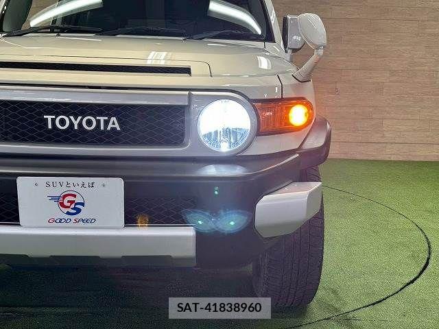 Toyota FJ CRUISER 2014-03 6814929-10