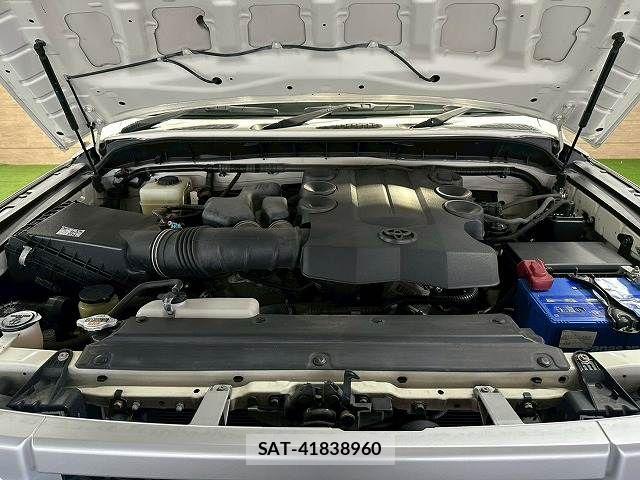 Toyota FJ CRUISER 2014-03 6814929-12