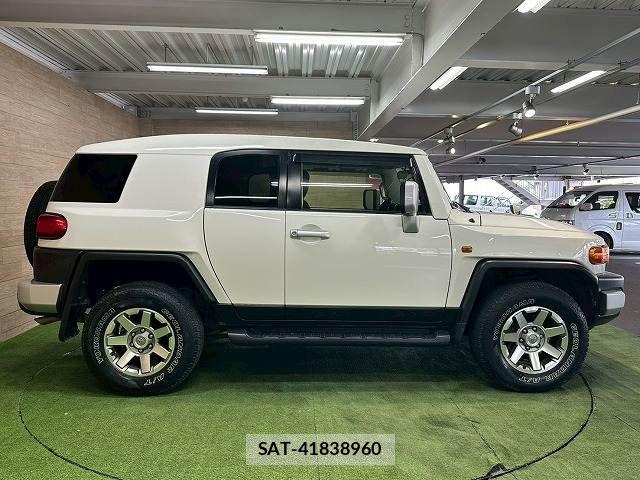 Toyota FJ CRUISER 2014-03 6814929-17