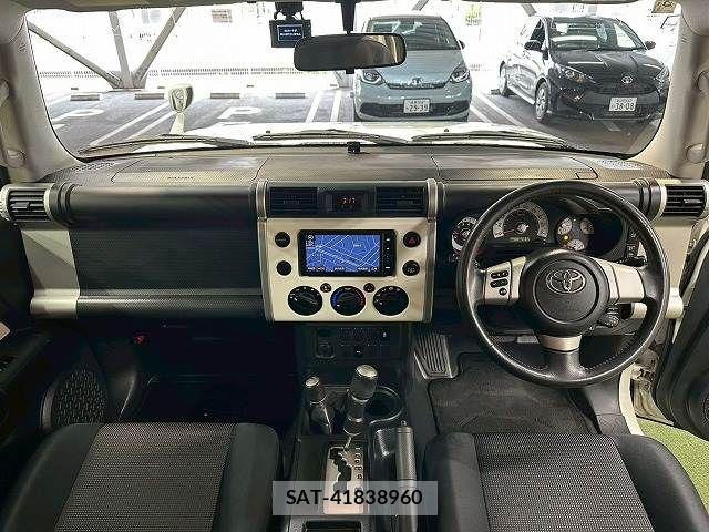 Toyota FJ CRUISER 2014-03 6814929-2