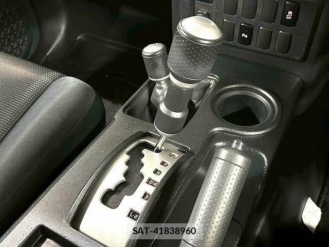 Toyota FJ CRUISER 2014-03 6814929-7