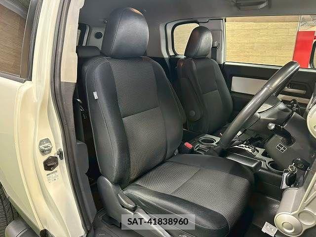 Toyota FJ CRUISER 2014-03 6814929-8