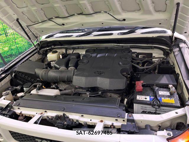 Toyota FJ CRUISER 2016-06 6814931-16