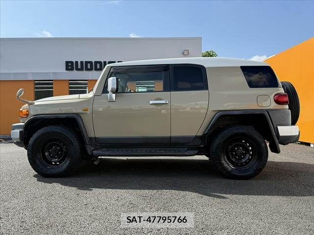 Toyota FJ CRUISER 2011-07 6814938-10