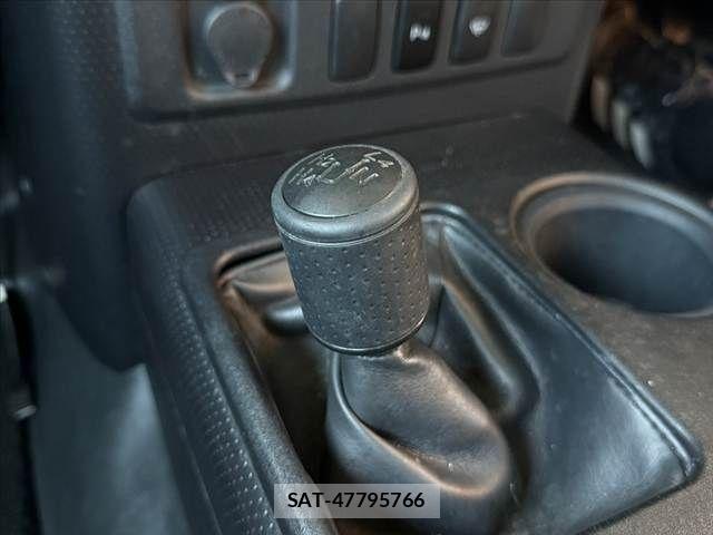 Toyota FJ CRUISER 2011-07 6814938-29