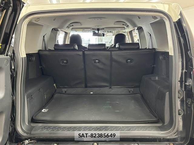 Toyota FJ CRUISER 2011-06 6814939-12