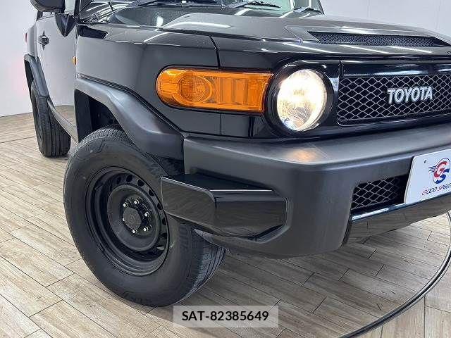 Toyota FJ CRUISER 2011-06 6814939-19