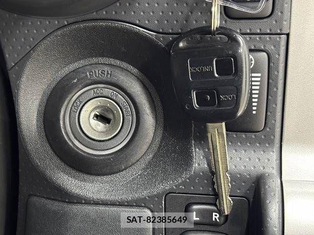 Toyota FJ CRUISER 2011-06 6814939-7