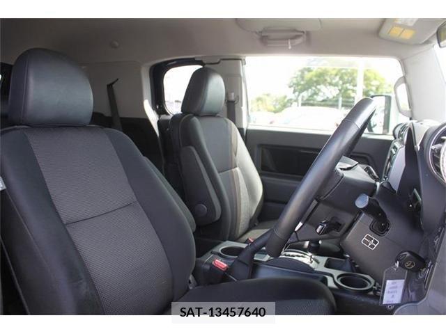 Toyota FJ CRUISER 2011-12 6814940-29