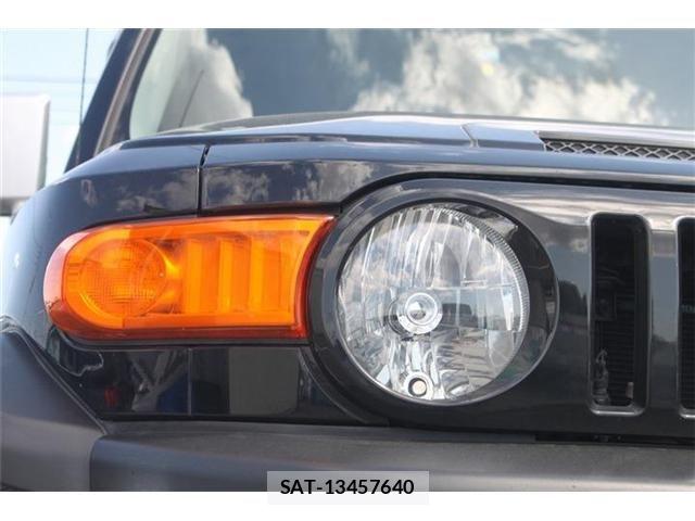Toyota FJ CRUISER 2011-12 6814940-8