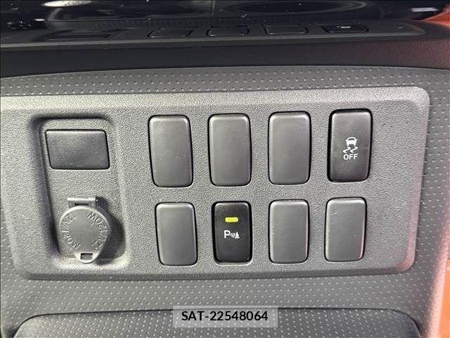 Toyota FJ CRUISER 2017-03 6905221-22