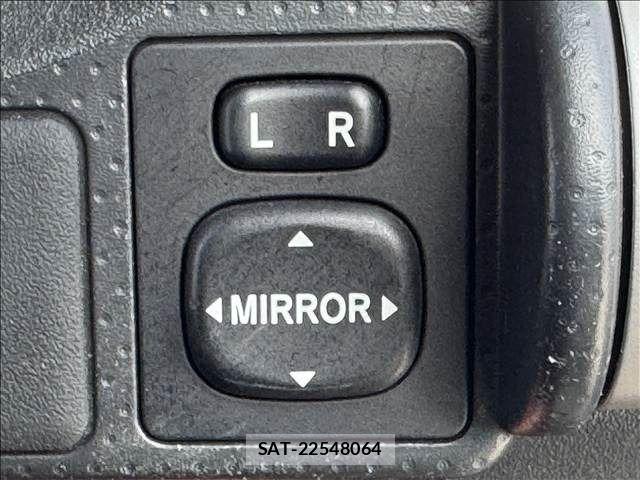 Toyota FJ CRUISER 2017-03 6905221-26