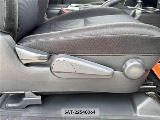 Toyota FJ CRUISER 2017-03 6905221-29