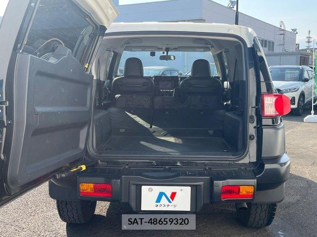 Toyota FJ CRUISER 2014-10 6905226-9