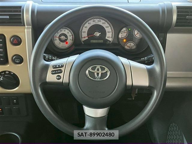 Toyota FJ CRUISER 2015-06 6905225-16