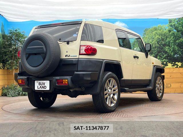 Toyota FJ CRUISER 2018-01 6905215-16