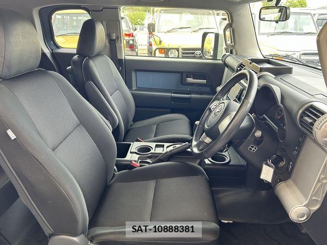 Toyota FJ CRUISER 2017-12 7058561-6