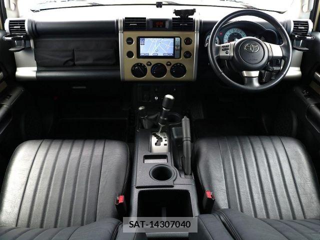Toyota FJ CRUISER 2011-01 7058565-3