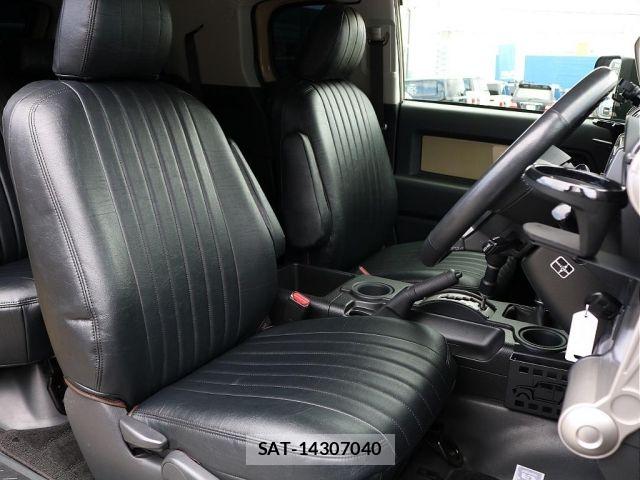 Toyota FJ CRUISER 2011-01 7058565-5